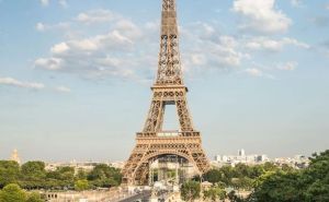 Simbol Pariza i omiljena turistička atrakcija: Eiffelov toranj propada, prijeti mu zatvaranje?