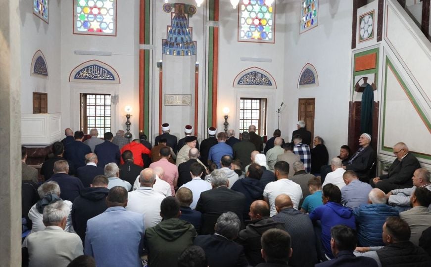 Bajram-namaz u Banjoj Luci: U Ferhadiju stigli vjernici iz BiH, ali iz dijaspore