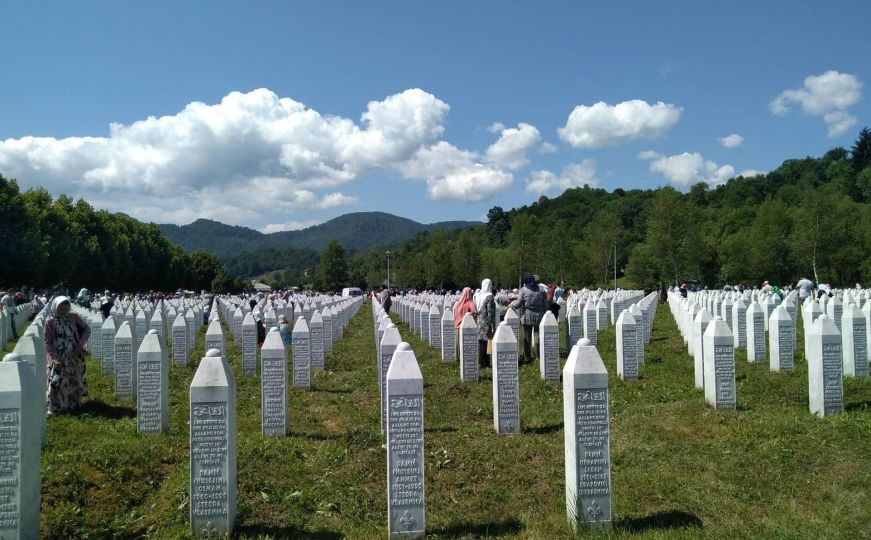 Intelektualci u BiH i regionu pozivaju na usvajanje rezolucije UN-a o Srebrenici