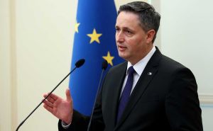 Bećirović: Šešeljev saradnik i Miloševićev ministar informiranja ne može nikome držati lekcije