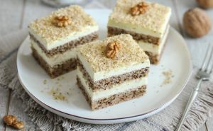 Recept za Mozart kocke: Ukusni kolač s kremom od vanilije i orašastim biskvitom