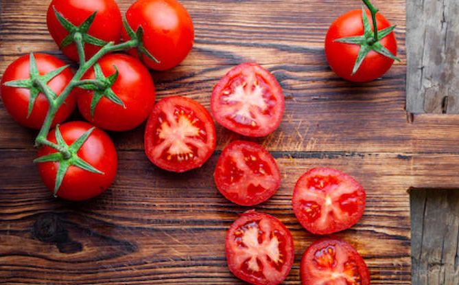 Znate li kako da prepoznate domaći paradajz? Ako ovako miriše odmah ga kupite