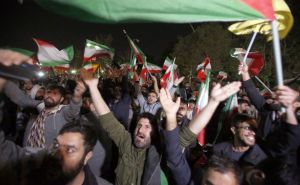 Društvenim mrežama kruže snimci: Hiljade ljudi na ulicama Irana u znak podrške napadu na Izrael