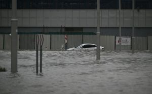 Dramatični prizori: Žestoke poplave pogodile Abu Dhabi i Dubai, nevjerovatne scene na aerodromu