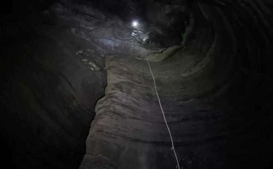 Ubacili kameru u jednu od najdubljih pećina, a onda ostali iznenađeni: 'Prestrašio sam se'