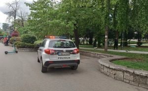 U parku ispred Predsjedništva BiH pronađeno tijelo: Policija i Hitna pomoć na terenu