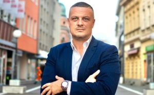 Vojin Mijatović o Dodikovom mitingu: "Prođe još jedan performans oligarfije, a šta dalje junaci?"