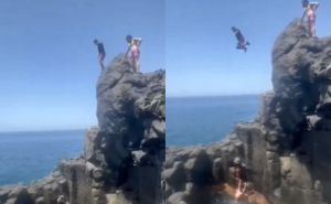 Snimak koji nećete moći pogledati do kraja: Skočio sa velike stijene u more, ali pogrešno procijenio