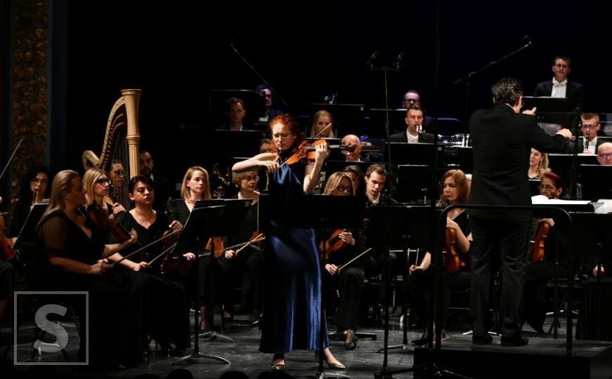 Koncert Sarajevske filharmonije: Publiku očarala njemačka violinistica Mira Foron