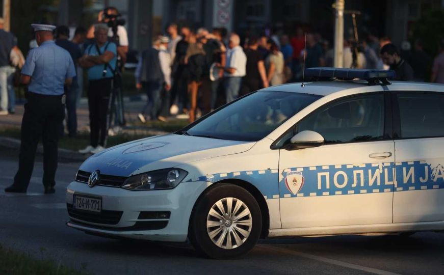 Policija u BiH: Locirali osobu koja je djeci nudila prijevoz i novac