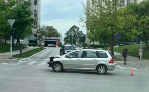 Saobraćajna nesreća na Alipašinom Polju: Vozilo autoškole se sudarilo s automobilom