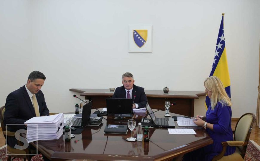 Predsjedništvo BiH o prijemu Kosova u V. Europe: Bećirović za, Komšić suzdržan, Cvijanović protiv