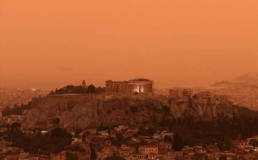Narandžasto nebo iznad Atine: Spektakularni prizori iz grčke prijestolnice