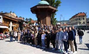 Baščaršija kao učionica: Srednjoškolci iz Travnika upijaju bogatstvo sarajevske kulture