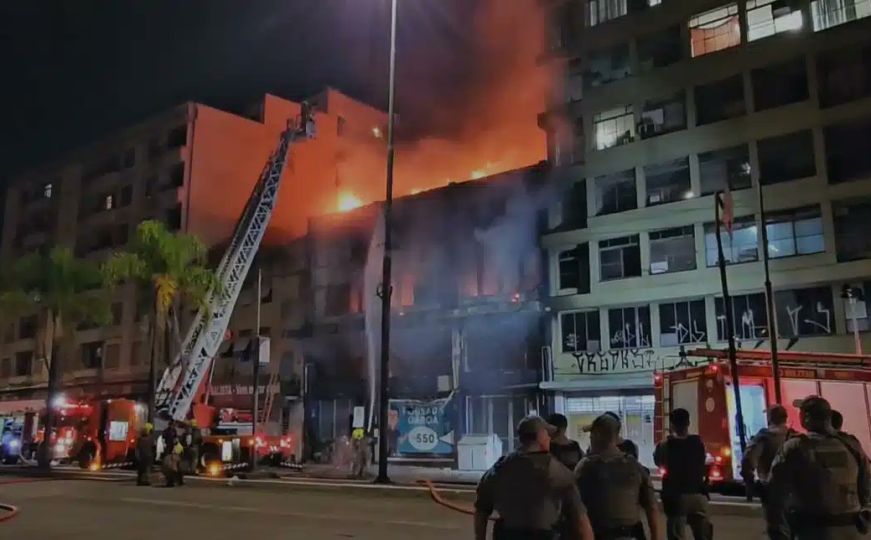 U velikom požaru deset ljudi izgubilo život
