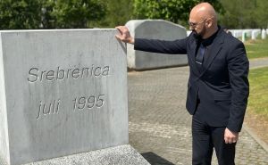 Ministar Ramo Isak posjetio Srebrenicu: Obišao mezarje i odao počast žrtvama genocida