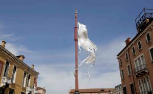 Jeste li vidjeli "Cease"?: Bh. umjetnica Šejla Kamerić iz Venecije šalje poruku mira