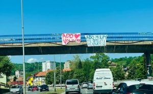 Emotivna poruka na tuzlanskom mostu: 'Ado, molim te oprosti mi , kajem se'