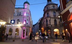Prošetajte sa nama prelijepim Sarajevom: Građani uživaju u toplom vremenu - evo šta smo zabilježili