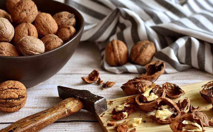 Znate li zašto biste trebali potopiti orahe u vodu? Evo šta će se desiti