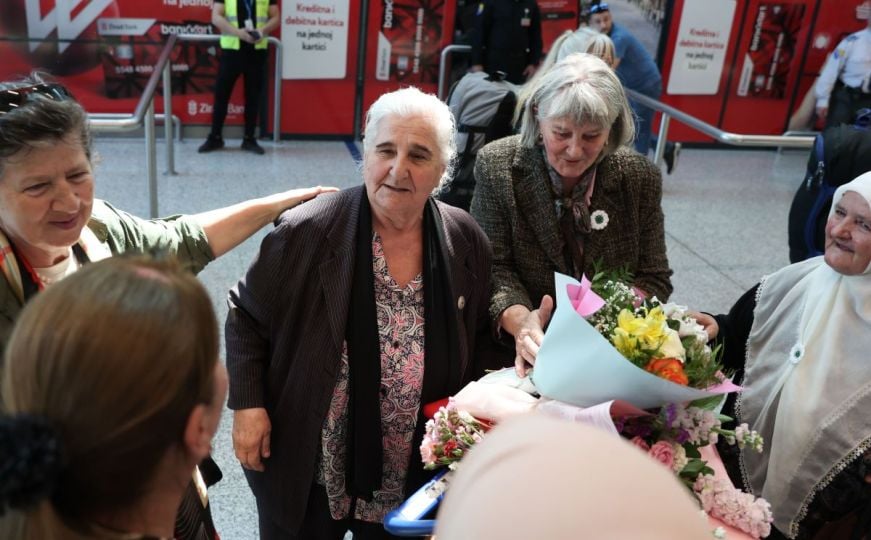 Majke Srebrenice vratile se iz New Yorka u Sarajevo: "Mi znamo šta su radili i kakvo su zlo učinili"