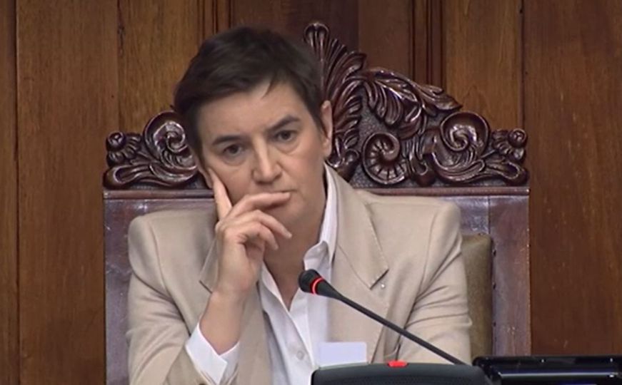 Snimak haosa u Skupštini: Brnabić u centru pažnje