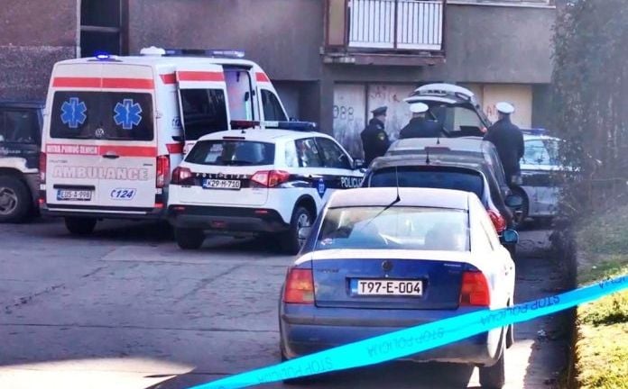 Dva muškarca pretukla policajca prilikom hapšeja: Jedan uspio pobjeći