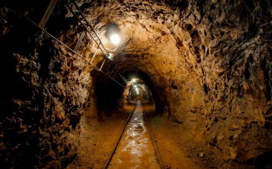 Nove informacije: Potraga za rudarom kojeg je zatrpala zemlja u Mramoru još traje, pronađen alat