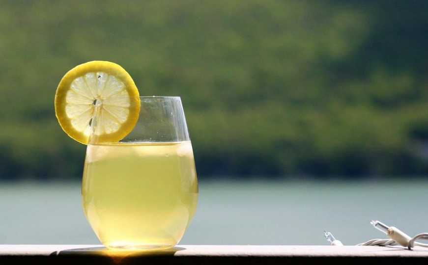 Napravite čarobnu limunadu: Dodajte ovu biljku i uživajte u okusu