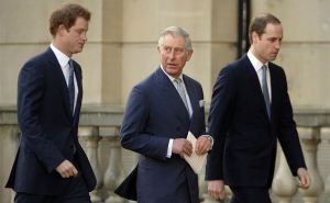 Princ Harry zaplakao kada je kralj Charles dao princu Williamu titulu koje je Harryju pripadala