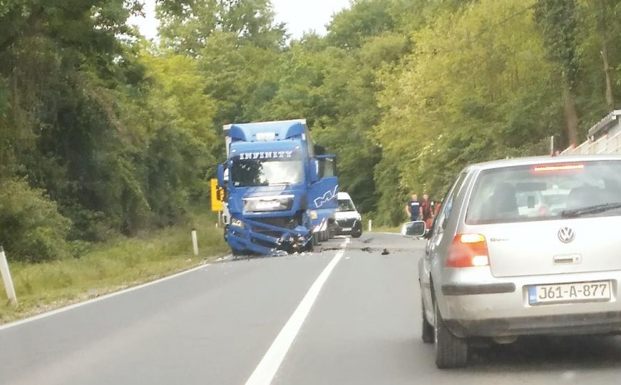 Teška nesreća u BiH: Povrijeđeno više osoba