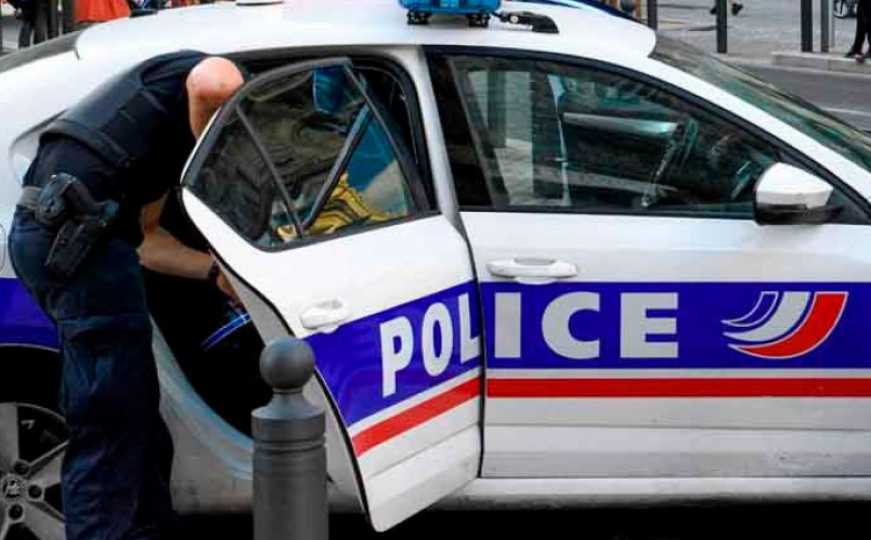 Napad u Francuskoj: Dva policajca ranjena