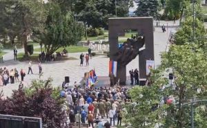 Skandal: Ceremonija u BiH uz ratne zastave i himnu Srbije, prisustvovali pripadnici OSBiH?!