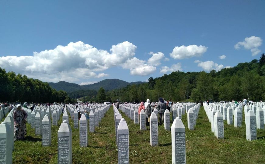 Vlada Crne Gore usvojila amandmane na prijedlog rezolucije o Srebrenici