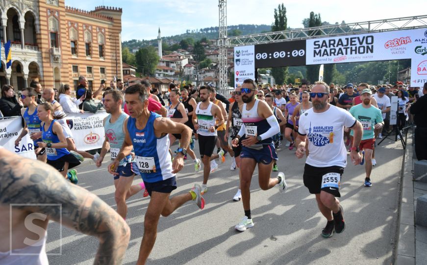 Počela najveća maratonska utrka u BiH: Više hiljada učesnika potrčalo ulicama Sarajeva
