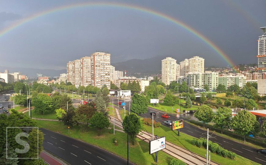 Poslije kiše uvijek dođe sunce: Duga prošarala nebo iznad Sarajeva