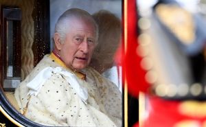 Novi službeni portret kralja Charlesa izazvao raspravu na mrežama: "Izvinite, ali ovo je jezivo"