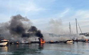 Požar na Jadranskom moru: Vatra "progutala" 15 brodica