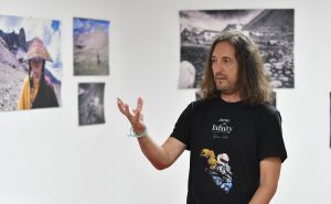 Zoran Milišić otvorio izložbu: Moja ljubav prema fotografiji nastala je u Sarajevu