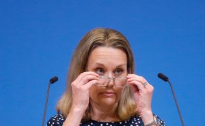 Ambasadorica SAD u NATO poručila Srbiji: Ne produbljujte veze s Rusijom i Kinom