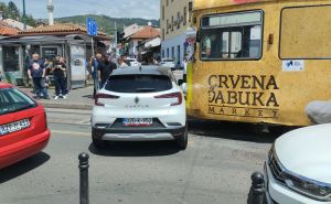 Nesreća u Sarajevu: Sudar automobila i tramvaja, velike gužve na ovoj dionici
