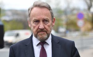 SDA komentirala izjavu Varhelyja: Europski komesar laže i širi velikosrpsku propagandu