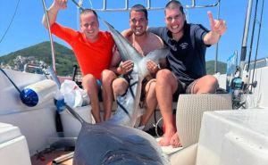 Tri mladića u Jadranskom moru ulovila ajkulu