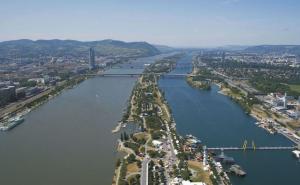 Horor u Mađarskoj: Sudarila se dva broda na Dunavu, dvije osobe poginule, petoro nestalih