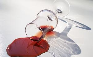 Mrlje od vina se mogu očistiti: Evo kako
