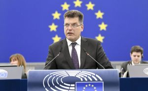 Velika podjela u EU: Europski komesar Slovenije postavio hashtag koji je izazvao haos