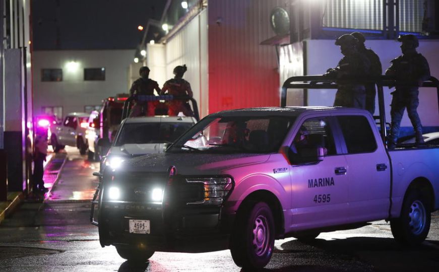 Uznemirujući video iz Meksika: Bina se srušila na predizbornom skupu, ima mrtvih