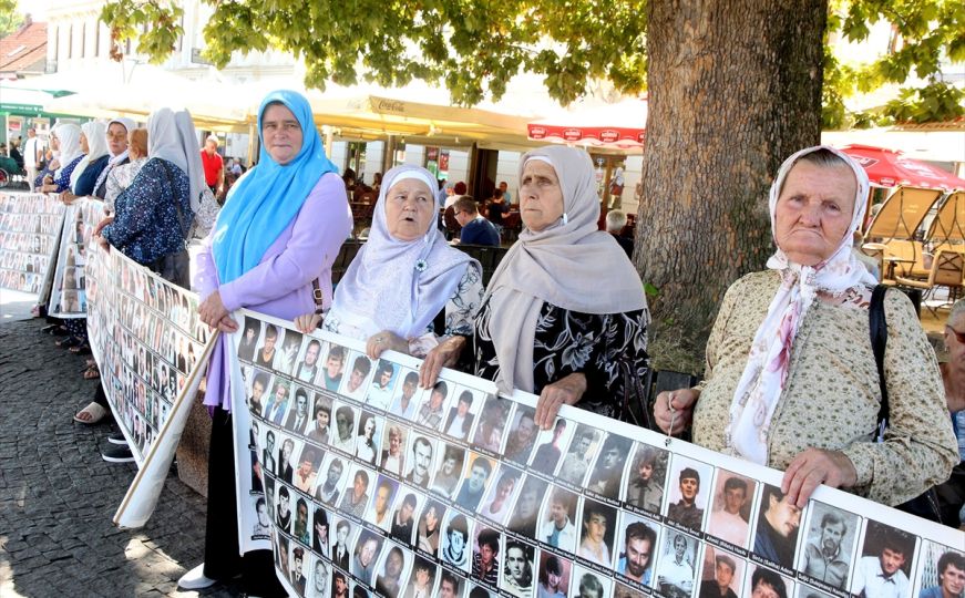 Majke Srebrenice: 'Moramo spriječiti pojedince da koriste resurse države u svrhu negiranja genocida'