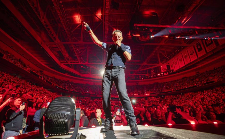 Šok za fanove: Slavni rocker otkazao četiri koncerta zbog bolesti