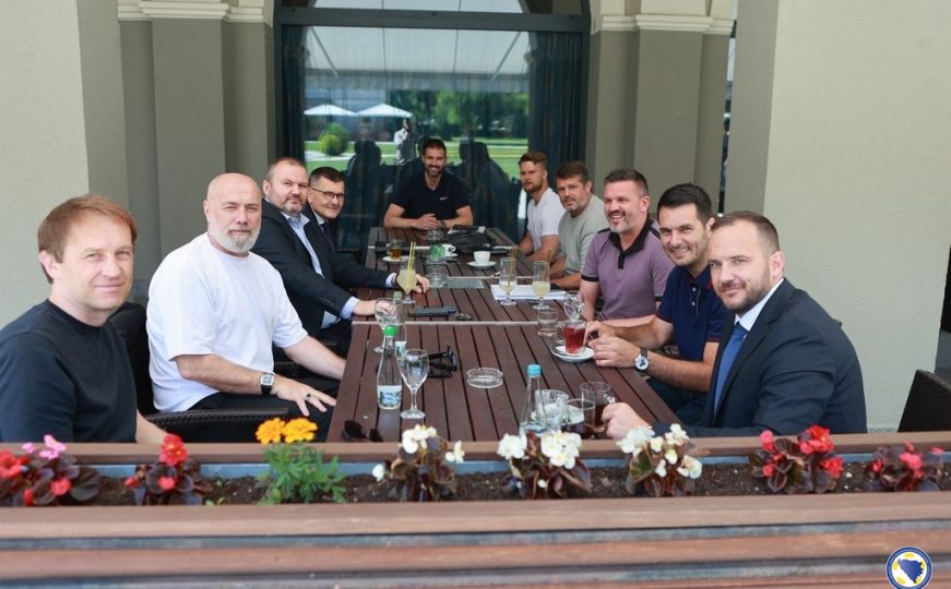 Delegacija nogometnog saveza BiH održala sastanak sa Barbarezom